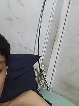 Roberto16- on Stripchat