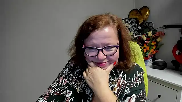 Adelewildx live cam on StripChat