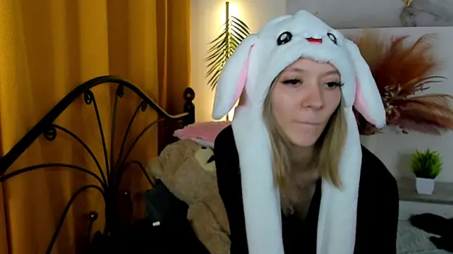 Lo1Ly_Pol1ypop live cam on StripChat