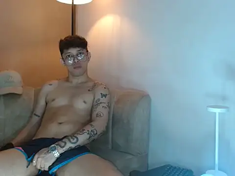 tonysexyboy on Stripchat