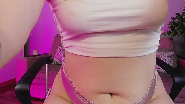 WowwGirl