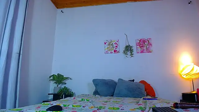 CamileRousse live cam on StripChat
