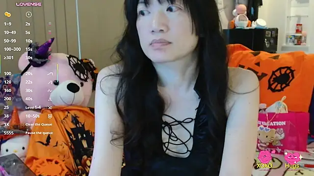 silviajpn (F milf) - Flash tits