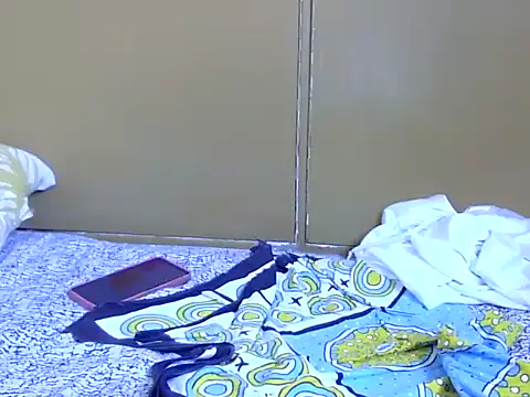 mayapretty1 live cam on StripChat