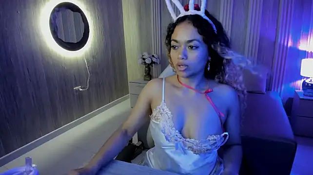 CurlyMamii live cam on StripChat