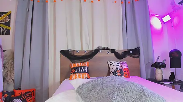 chanel_boobs2's live room
