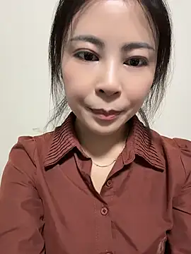 yaoyao8888 (F milf) - 裸上身直播2分钟