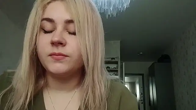 IsaWhitton live cam on StripChat