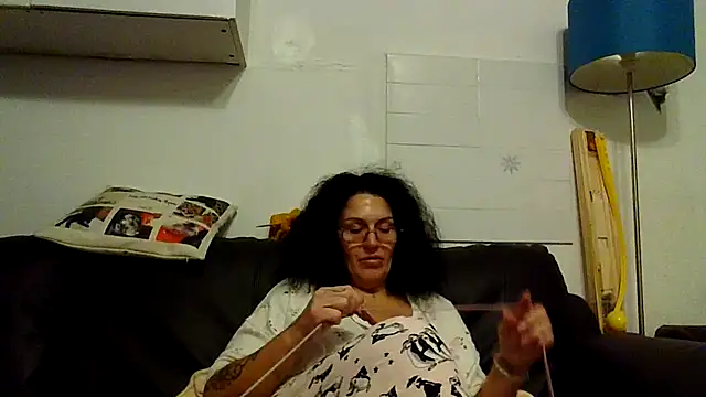 rubyyrosee (F mature) - Oil show 🥰