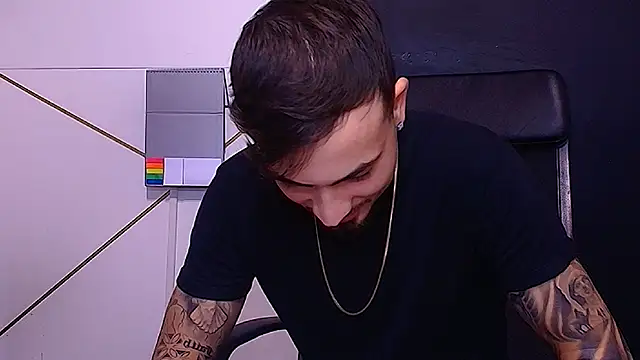 Live sex cam di BrandonTate