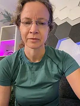AnnikaRose live cam preview on Stripchat