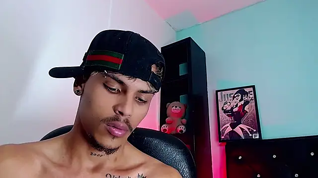 angel_foxc13 (M twink) - happy happy Angel