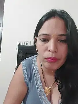 Poojabhabi101 live cam on StripChat