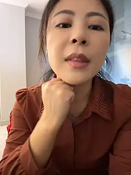yaoyao8888 (F milf) - 裸上身直播2分钟
