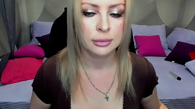 Hotdreamhere webcam