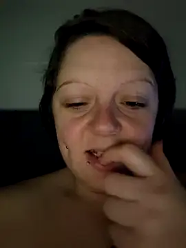 FlirtyFrayaXX webcam