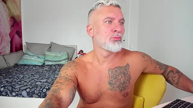 BlowMyXXL webcam