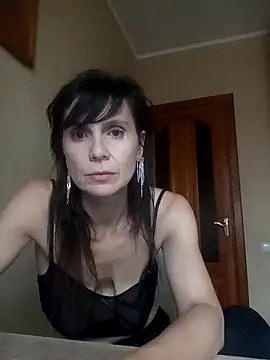 Francenia_lolis live cam on StripChat