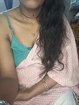 Tamil-Gowshika live cam on StripChat