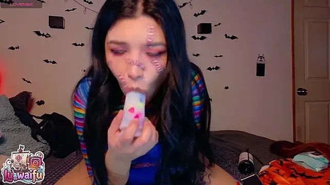 Isiswaifu live cam on StripChat