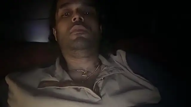 icebergslim281 live cam on StripChat