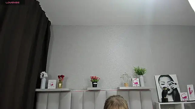 KattyPeachX live cam on StripChat