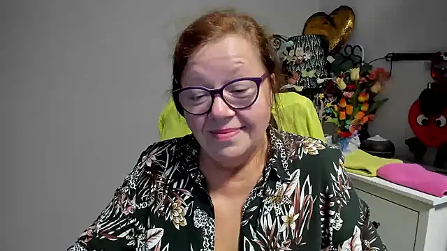 Adelewildx live cam on StripChat