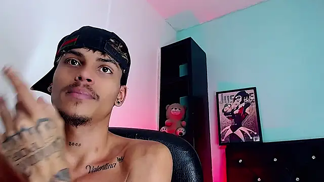 Angel_foxc13 live cam on StripChat