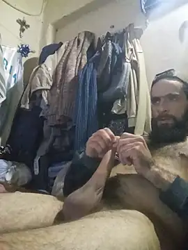 Hairy_mannn2 live cam on StripChat