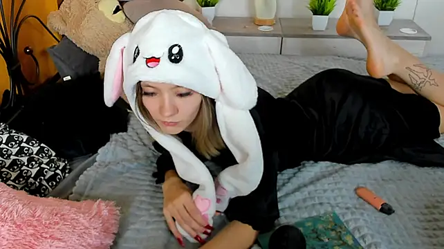 Lo1Ly_Pol1ypop live cam on StripChat