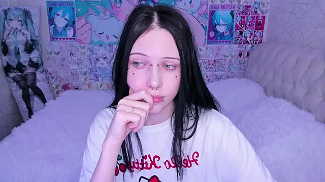 SugarBunny18 live cam on StripChat