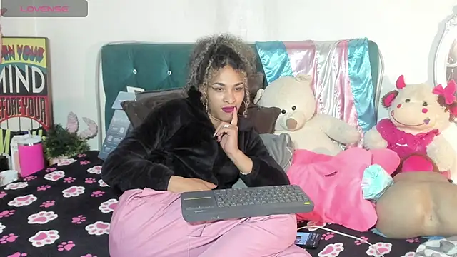 StefanyMiler live cam on StripChat