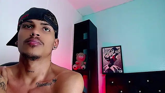 angel_foxc13 (M twink) - happy happy Angel