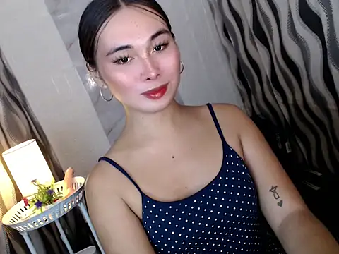 Sexyhot_chloe live cam on StripChat