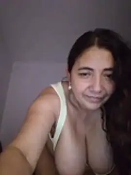 cachonda69- live cam on StripChat