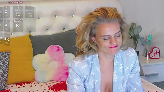 MeganPryce live cam on StripChat