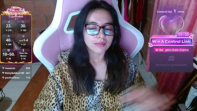 Maggie_Fox3 live cam on StripChat