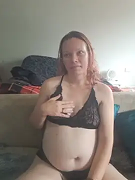redsparrowXxXx live cam on StripChat