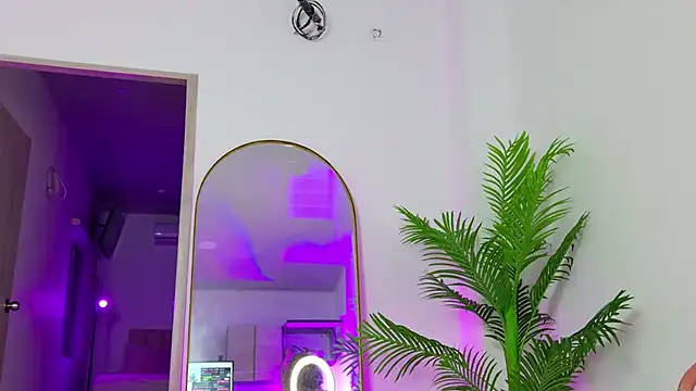 LadyMonroe_ live cam on StripChat