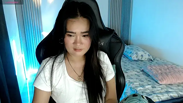 simplykhate live cam on StripChat