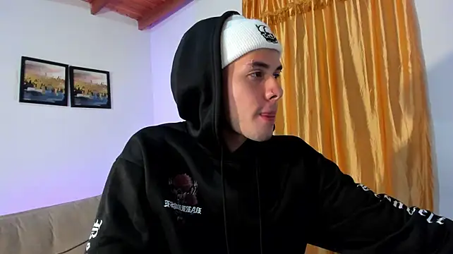 Vlad__night live cam on StripChat