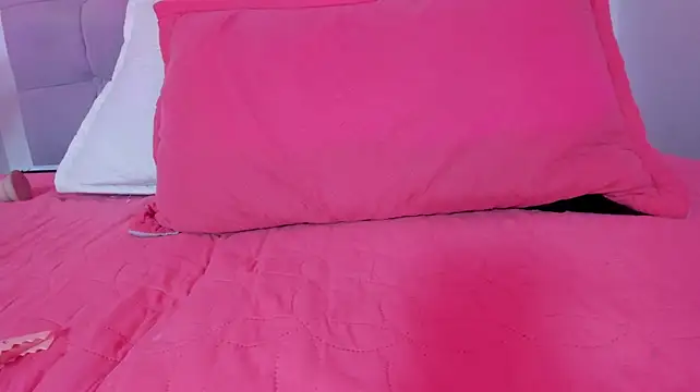 Fiorella_wish live cam on StripChat
