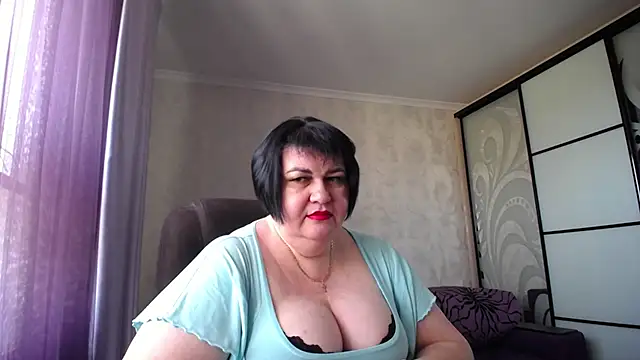 AlluringCurves live cam on StripChat