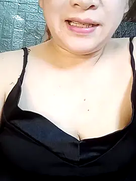 Lucky_nguyen live cam on StripChat