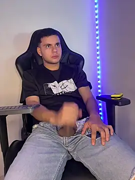 Liam_Mateo live cam on StripChat