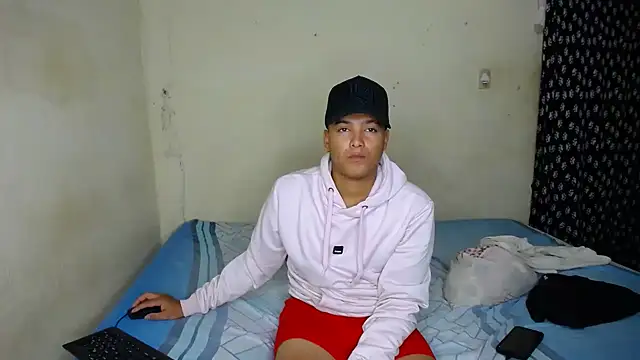 santi_0423 live cam on StripChat