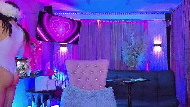 Queens_Wonders_Blonders live cam on StripChat