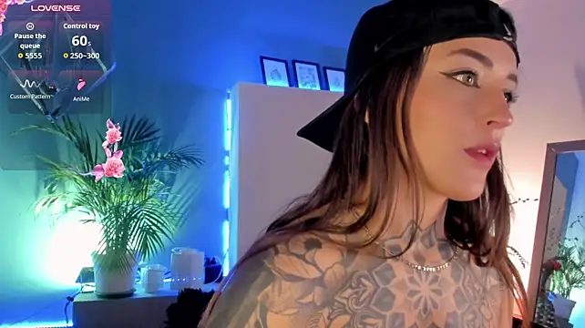 Megan_inked live cam on StripChat