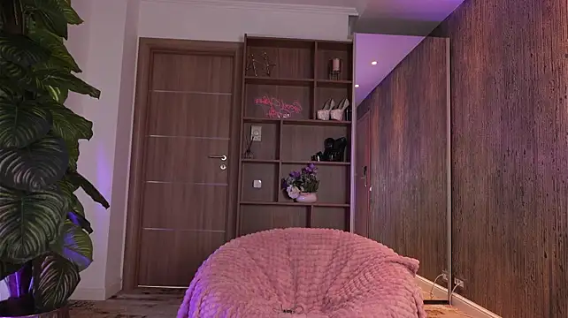 ArianaXO_