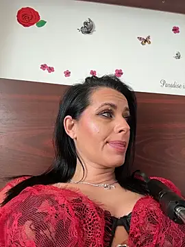 Hotmomcheckk_ live cam on StripChat